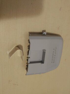 Hoover PowerScrub FH68000 FH68002 FH68010 FH6020V FH68050 Handle Release Button.